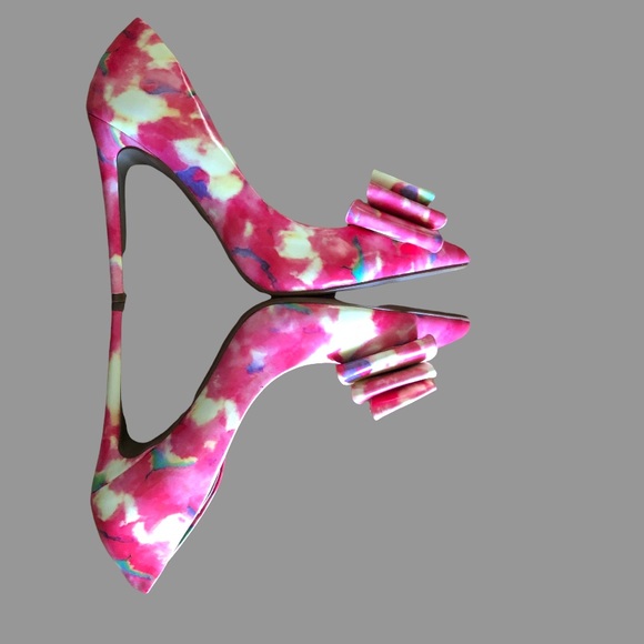 🌹🌸 RARE FINISH D’Orsay Pumps Abstract Floral by Betsey Johnson - Picture 10 of 12